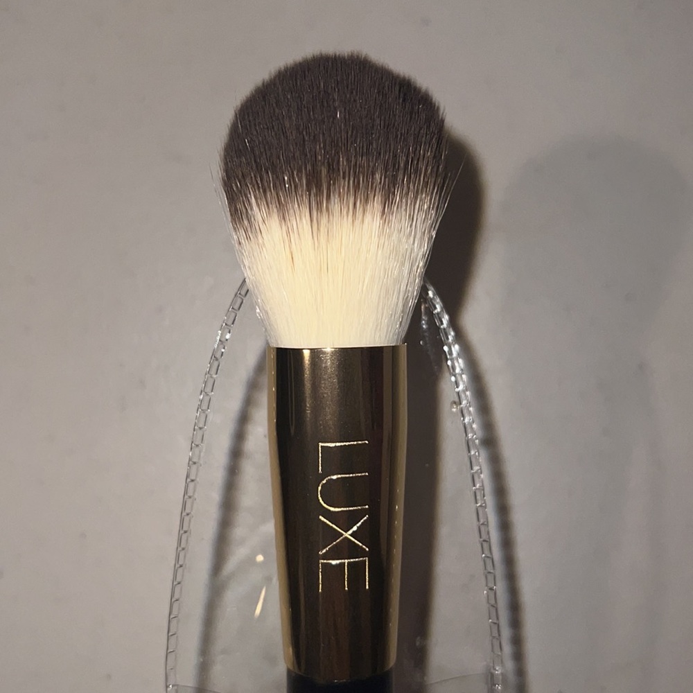 🖌️ New! Premium Brand Tapered Face Powder Brush